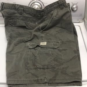 Wrangler HERO camo established 1947 cargo shorts